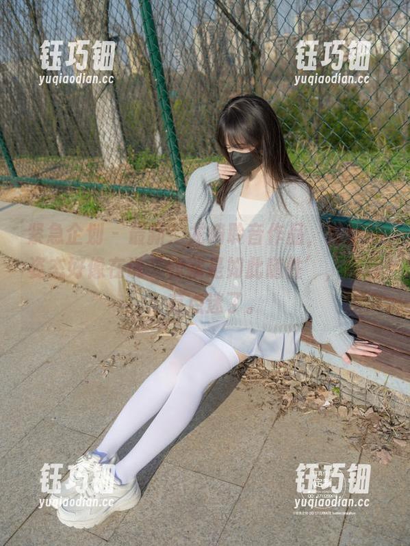 紧急企划 - 最新！龙崎聆音作品，妹妹的姿态好像在说‘我就是如此随性’，啧啧，有点迷了。