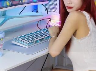 绮梦摄影 – 姜姜的圣诞之夜:无圣光的魅力与美图的温柔交织。