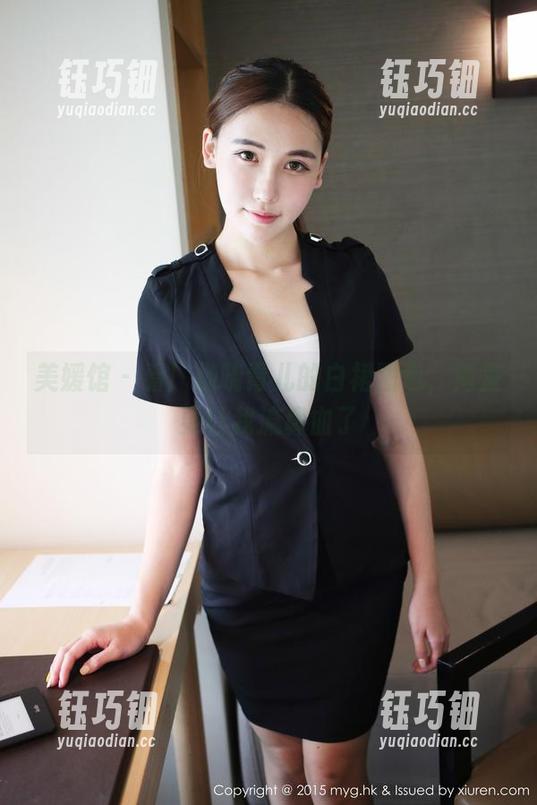 美媛馆-杨晓青儿 美媛馆 - 看!杨晓青儿的白裙图包,简直要让我流鼻血了