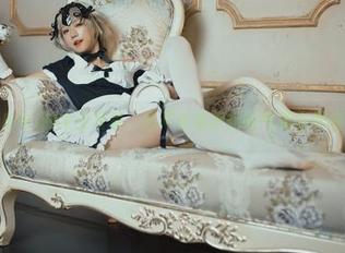 蓝小沂KiKi的女王写真,忍不住想把她的气场也做成壁纸!
