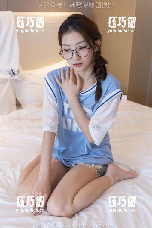 袜啵啵-小沫 袜啵啵 - 闲聊一下,小沫私房美腿原图,感觉像是走入了腿的美丽时尚周。