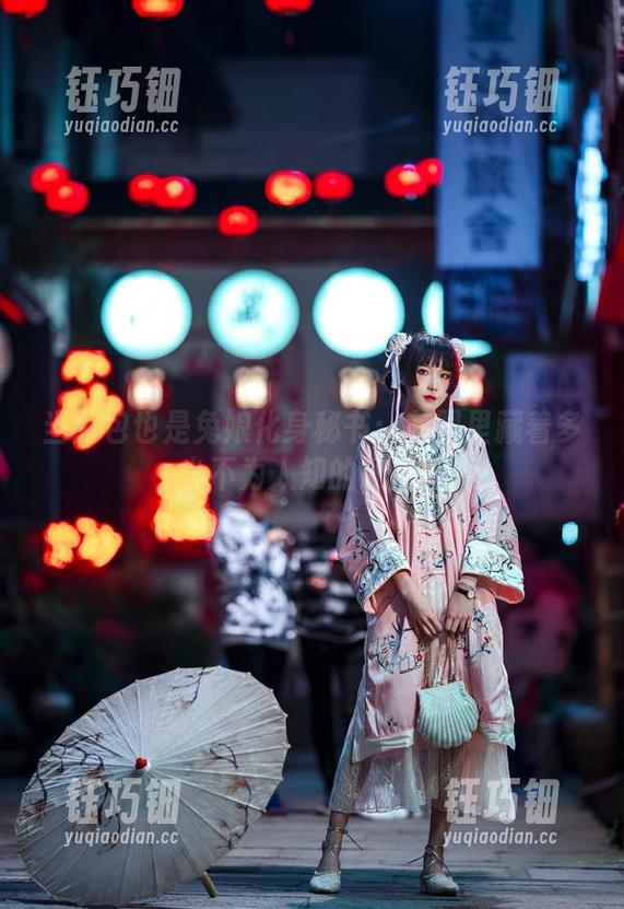 阿包也是兔娘 当阿包也是兔娘化身秘书:美图里藏着多少不为人知的欲望?